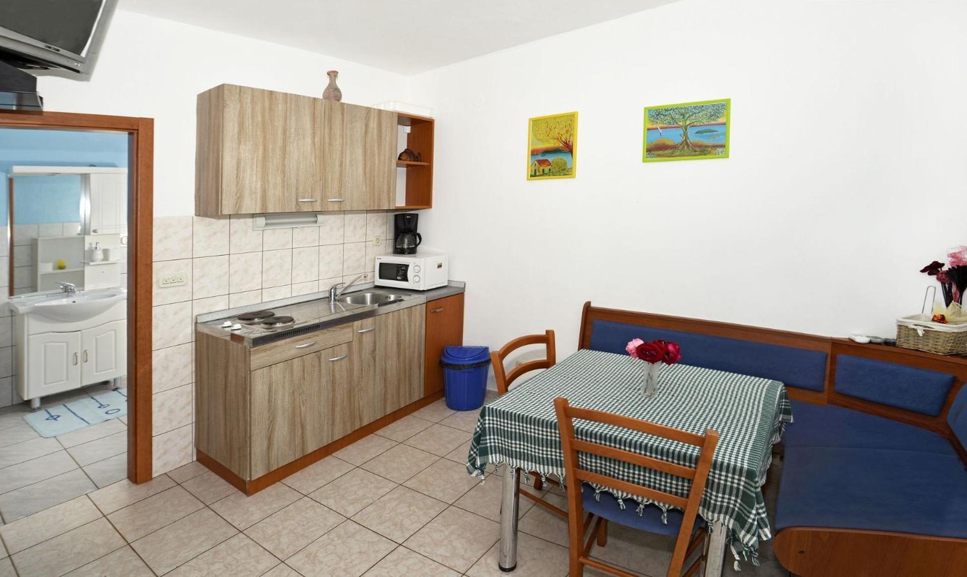 Apartments Toni Maslinica Bagian luar foto