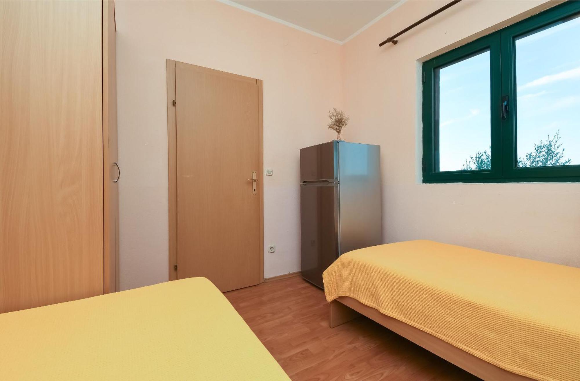 Apartments Toni Maslinica Bagian luar foto