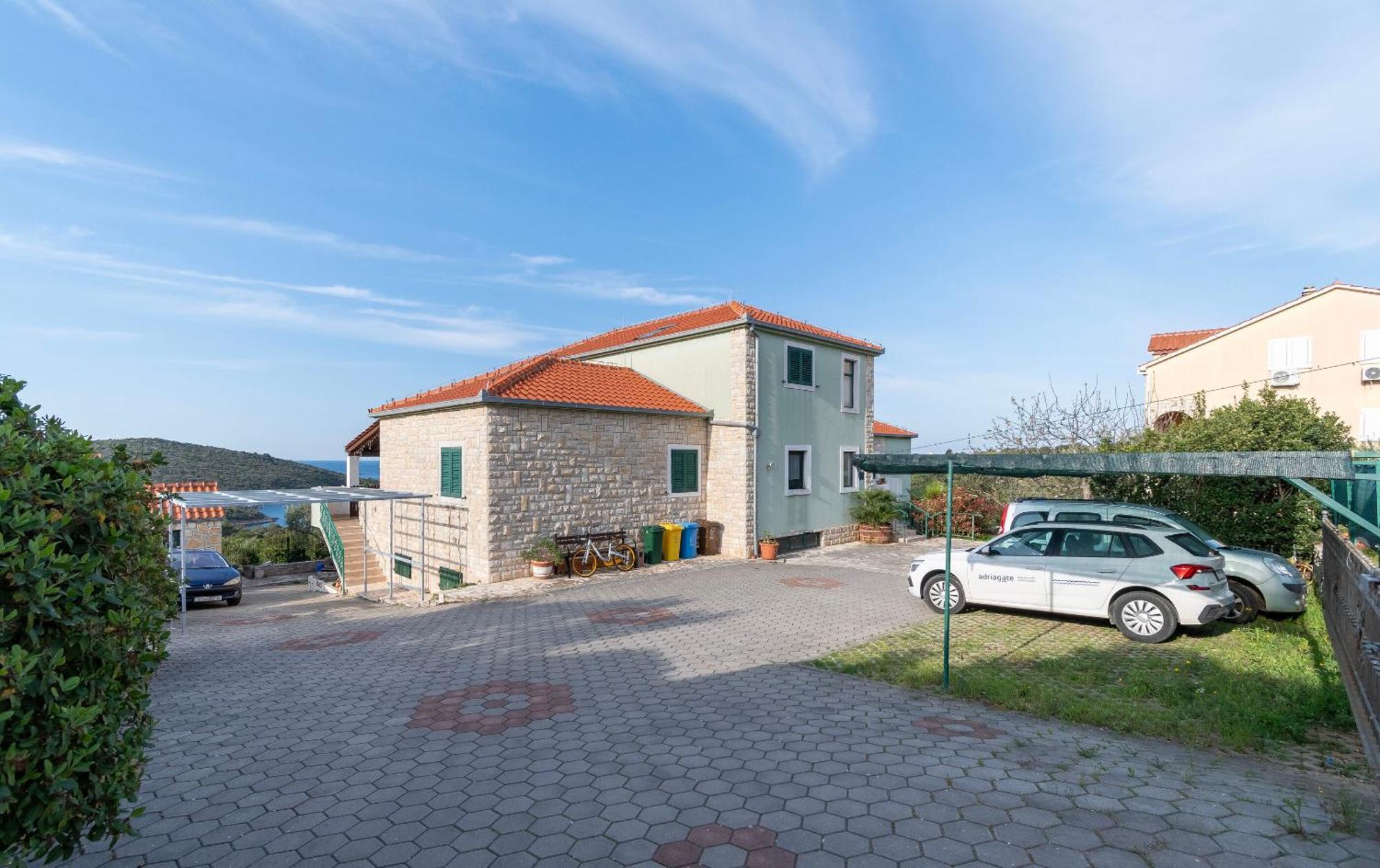 Apartments Toni Maslinica Bagian luar foto